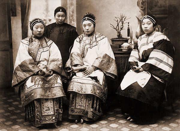 woman, Qing dynasty, foot binding