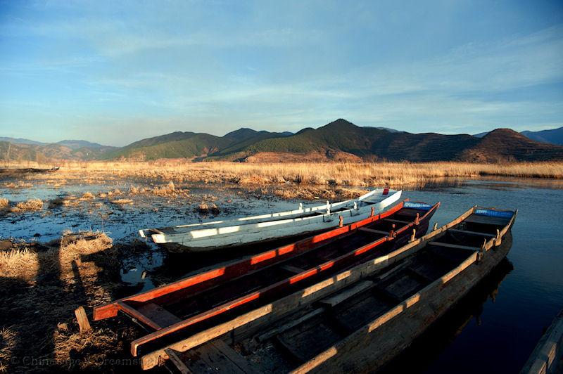 Yunnan, lake, boat, mountains